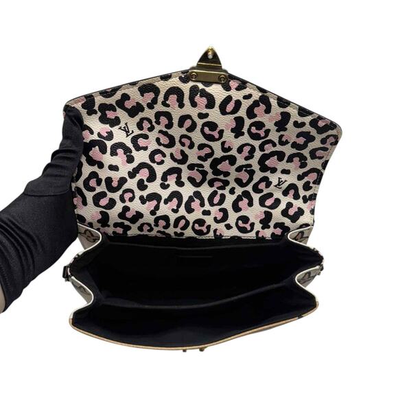 Louis Vuitton Pochette Metis Wild at Heart Arizona Monogram in Beige - Picture 5 of 5